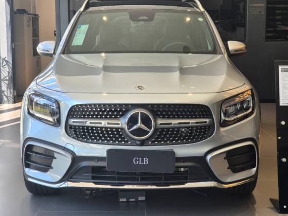 MERCEDES-BENZ GLB 220 2.0 MHEV AMG LINE 4MATIC 8G-DCT MERCEDES-BENZ GLB 220 2.0 MHEV AMG LINE 4MATIC 8G-DCT